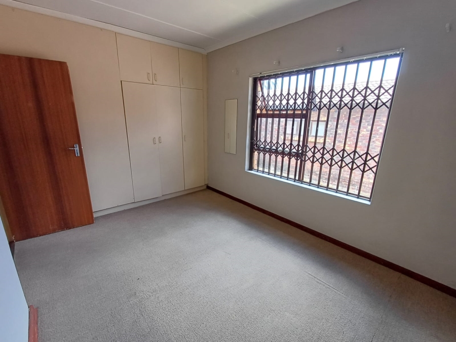 To Let 3 Bedroom Property for Rent in Wavecrest Eastern Cape